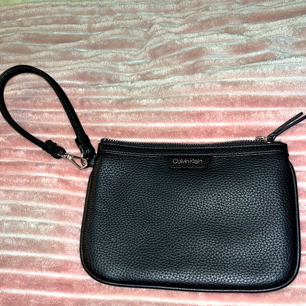Calvin Klein Large Wristlet Black!